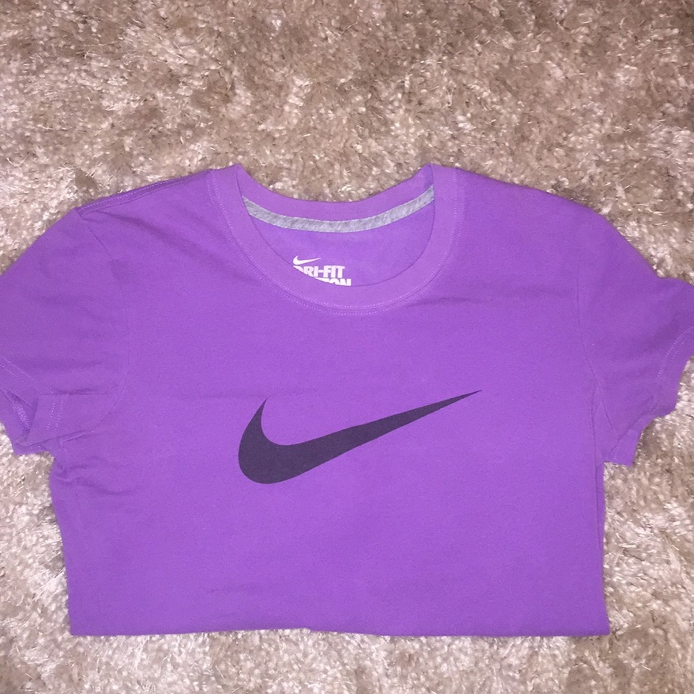 NIKE T-SHIRT